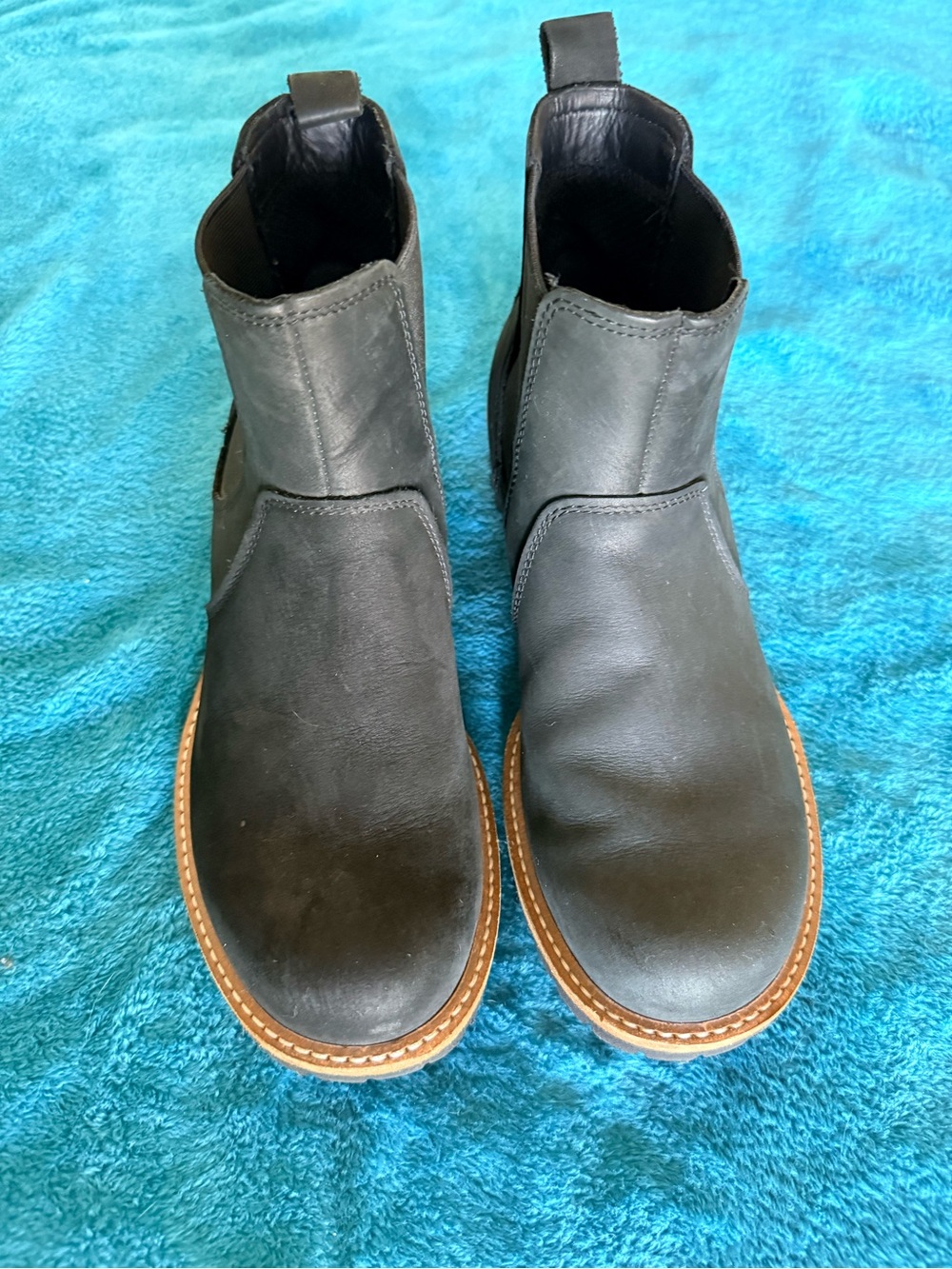 Ecco Black Leather Chelsea Ankle Boots with Brown Welt